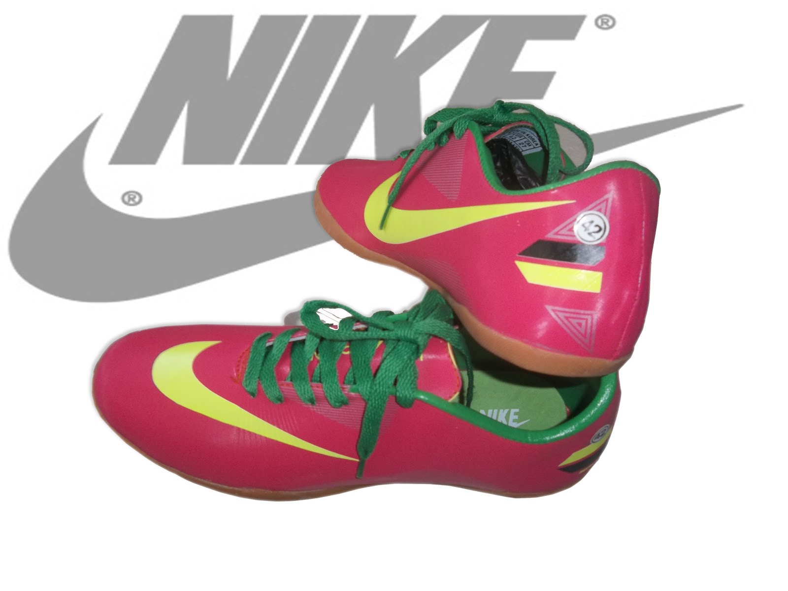 jual sepatu  futsal online model sepatu  nike  terbaru 2012