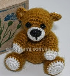 http://translate.googleusercontent.com/translate_c?depth=1&hl=es&rurl=translate.google.es&sl=ru&tl=es&u=http://amigurumi.com.ua/pattern/38-dlya-profi/96-mini-medvezhonok-iz-irisa-i-mohera&usg=ALkJrhhTPhu0Pk7ciqppaLSvBFilXSkZeQ