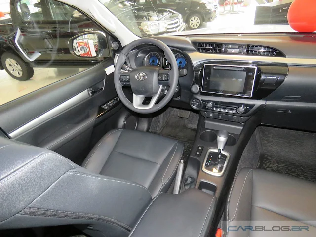 Toyota Hilux SRV 2016  - interior