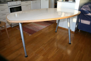 Galant Dining table