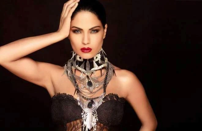 veena malik hot spicy photo