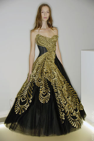 Black  Gold Wedding on Heart Wedding Dress  Marchesa Wedding Dress In Black And Gold