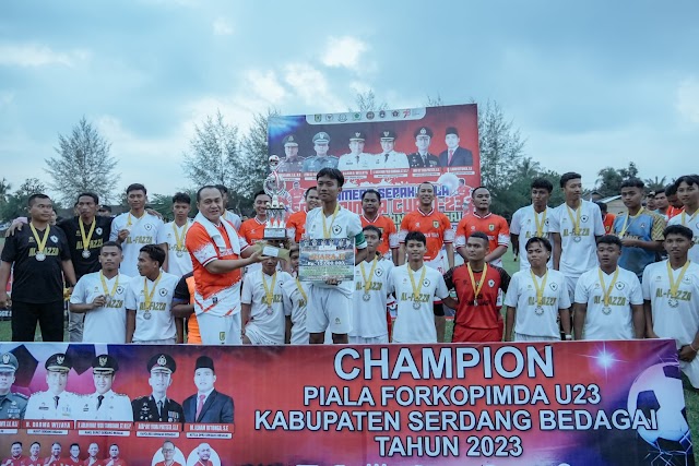 BUPATI BATU BARA IKUTI PERTANDINGAN SEPAK BOLA PENUTUPAN FORKOPIMDA CUP SERGAI