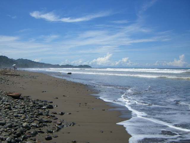 Playa Dominical, Limón