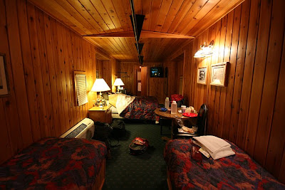 Dunsmuir Railroad Park Resort, cabin interior