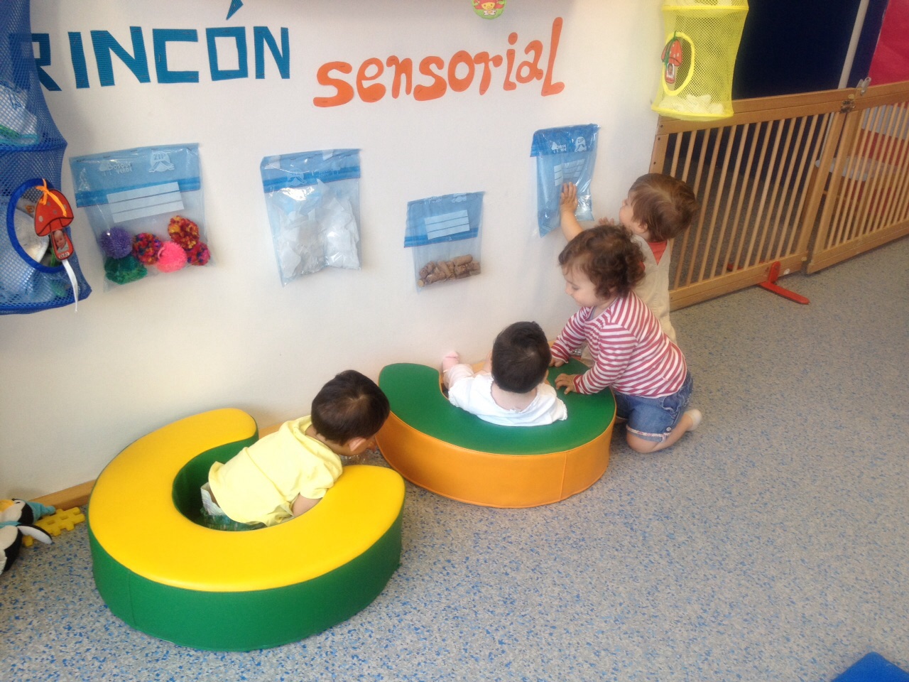 Escuela Infantil Quercus: Rincón sensorial en la clase de ...