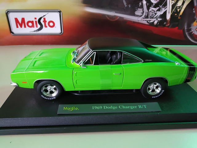 Maisto Design 1:18 1969 Dodge Charger R/T