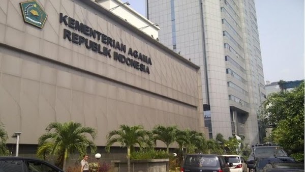 Viral Kartu Nikah dengan 4 Foto Istri, Kemenag Pastikan Hoax