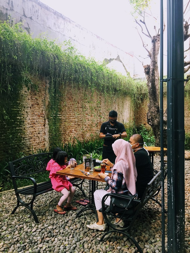 outdoor the arbanat kitchen cafe lounge malang