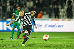 paok_macabi_stoch_penalty_20131024_02.jpg