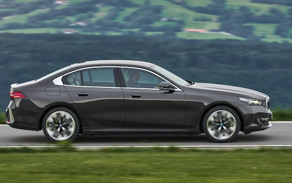 Novo BMW 530e PHEV 2025: preço R$  574.950, fotos e detalhes - Brasil