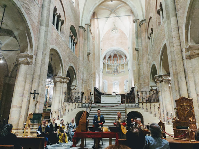 Singers and musicians in the Duomo