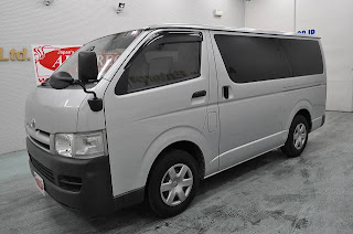 2006/MAY Toyota Hiace Diesel 2500cc AT for Kenya