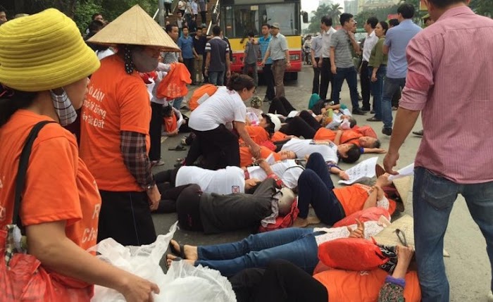 Bản lên tiếng nhân vụ nhà cầm quyền đàn áp cuộc tuần hành kỷ niệm 10 năm Tuyên ngôn 8406 và đòi tự do cho các tù nhân tại Hà Nội
