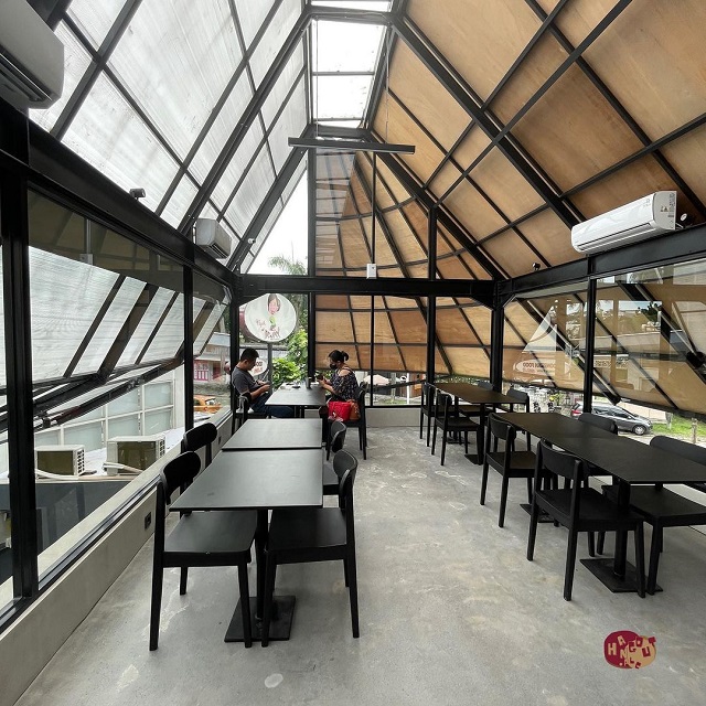 indoor zerogram cafe surabaya