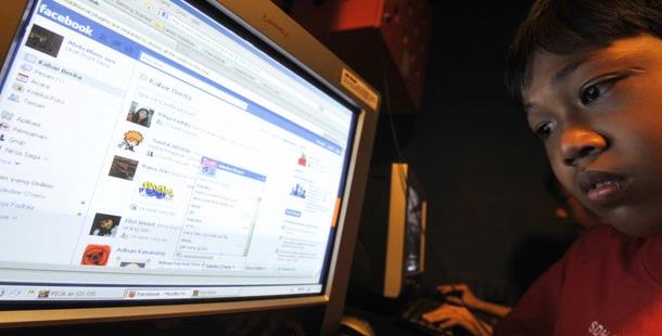 angkatigabelas.blogspot.com : Dampak Sosial Media di Kalangan Remaja dan Dewasa