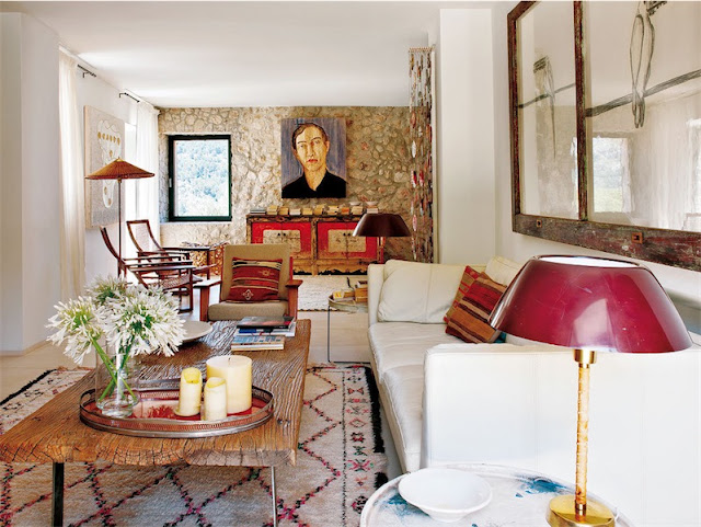 salon estilo rustico decorado con tonalidades rojizas chicanddeco