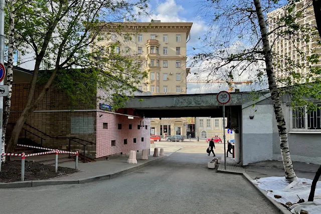 Мельницкий переулок, Верхняя Сыромятническая улица