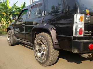 Fender custom untuk Modifikasi Nissan Terano agar terlihat lebih gagah.