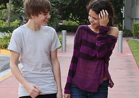 Justin Bieber and Selena Gomez RelastionShip End