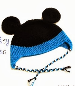 http://translate.google.es/translate?hl=es&sl=en&tl=es&u=http%3A%2F%2Flittleyarnfriends.com%2Fpost%2F70187530852%2Fcrochet-pattern-mickey-beanie