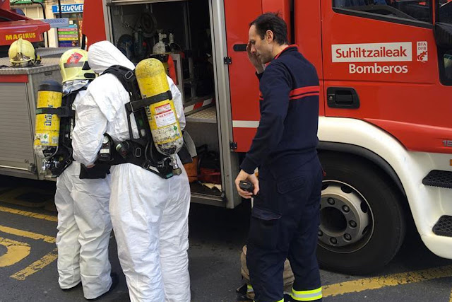 Intervención de bomberos en Beurko por una personas fallecida en una vivienda