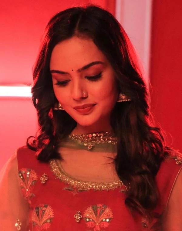 himanshi parashar saree teri meri doriyaann saahiba