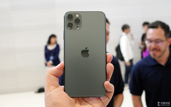 Tim Cook Reveals The Origin Of Midnight Green For The Iphone 11 Pro Series Androbliz Uk