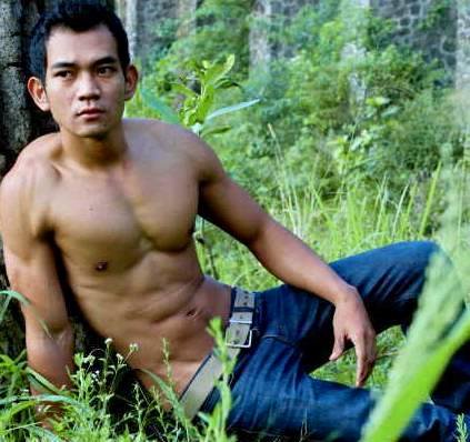 Khusus Badan Sixpack Cowok Lokal