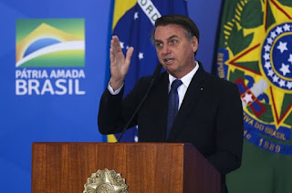 https://vnoticia.com.br/noticia/3797-bolsonaro-decide-revogar-decreto-que-facilita-porte-de-arma-de-fogo