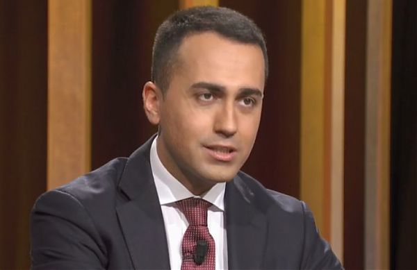 Manovra, Di Maio: "Troveremo le risorse anche facendo deficit"