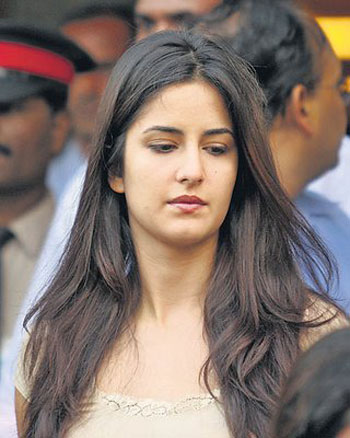 how to look hot without makeup. Picture of Katrina Kaif Hot