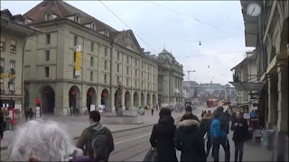 Ada lagi yang menarik untuk melepas lelah dan menikmati keindahan kota bern. Anda bisa mengunjungi café dan museum einstein. Ya, inilah tempat tinggal Albert Einstein.