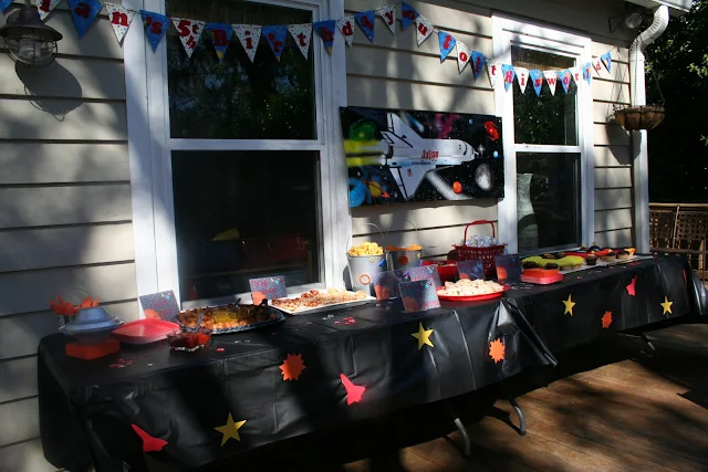 How to Decorate a Space Party Table. 