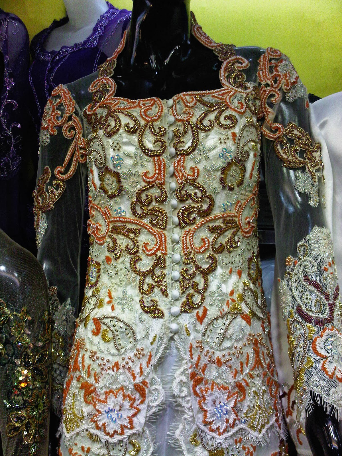 Rumah Pengantin Bugis Makassar BAJU  KEBAYA  MODERN 