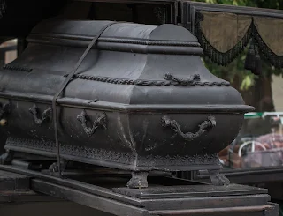 An old coffin for the dead
