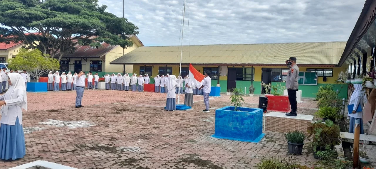 Sampaikan Pesan Kamtibmas kepada Pelajar, Polres dan Jajarannya Jadi Inspektur Upacara Sekolah