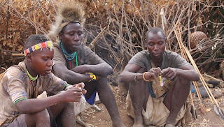 हादज़ा जनसमूह की विशेषताएं बताईये - Describe the characteristics of the Hadza population