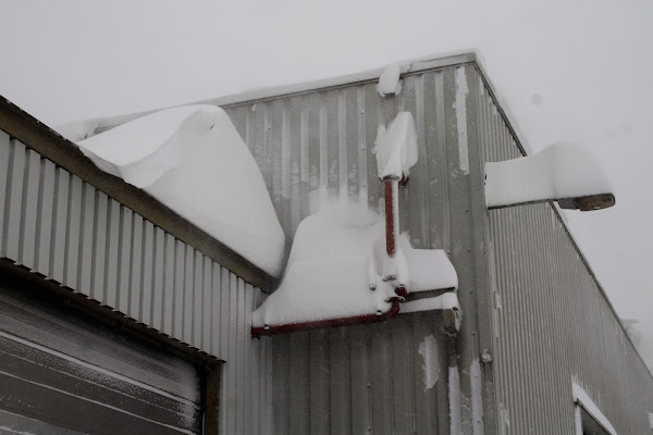 Sneeuwduin op dak