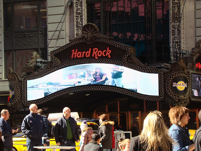 TIMES SQUARE - HARD ROCK