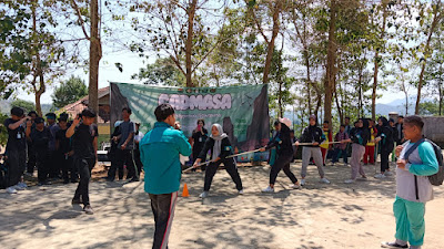 Rayakan HUT RI Ke 79, SMPN 3 Cililin Kolaborasi dengan Cadmasa Hima Kimia Poltek Bandung