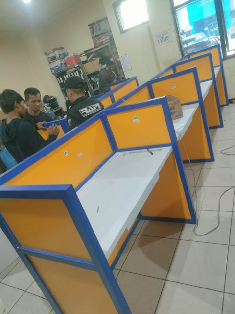 e katalog meja partisi kantor 4 orang lurus