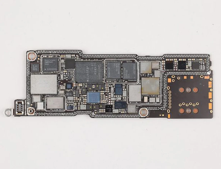 iPhone 16 印刷電路板革新計劃曝光：更薄、更強大