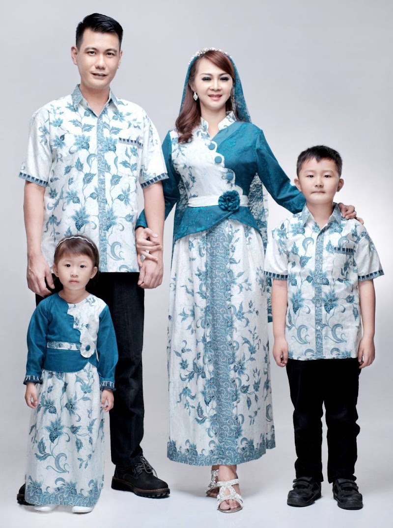 Konsep Populer 49+ Model Baju Batik Sarimbit Keluarga