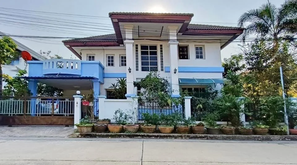 ขายบ้านเดี่ยว นนทบุรี หมู่บ้านกาญจนาลักษณ์ 3 ถนนกาญจนาภิเษก 68 ตารางวา 5 ห้องนอน 4.95 ล้านบาท