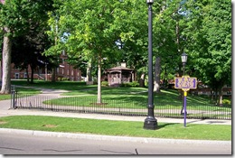 Mark Twain Marker and Study in background