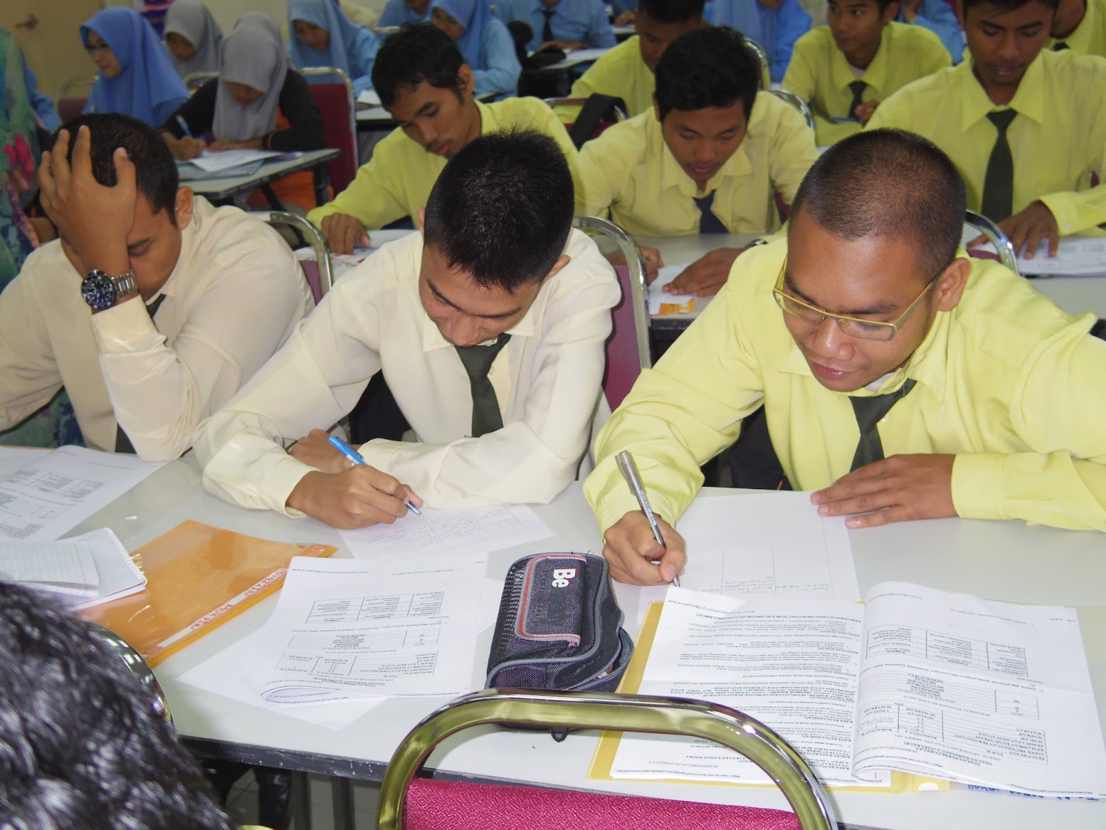 Laman Pengajian Perniagaan STPM Cikgu aZLy: March 2013