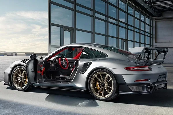 Porsche 911 GT2 RS