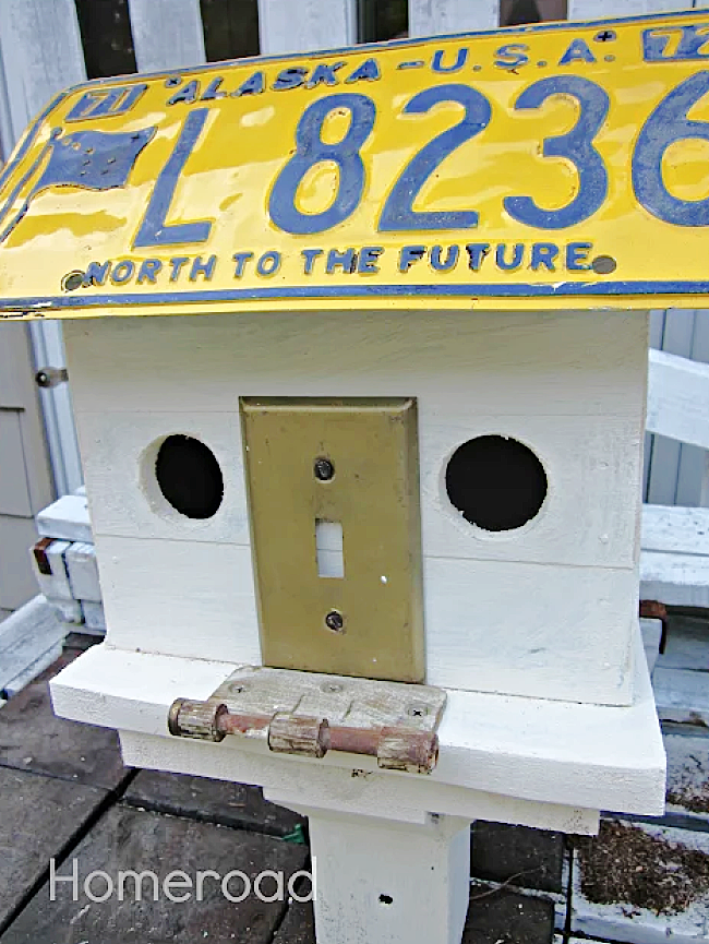 birdhouse with license plate roof