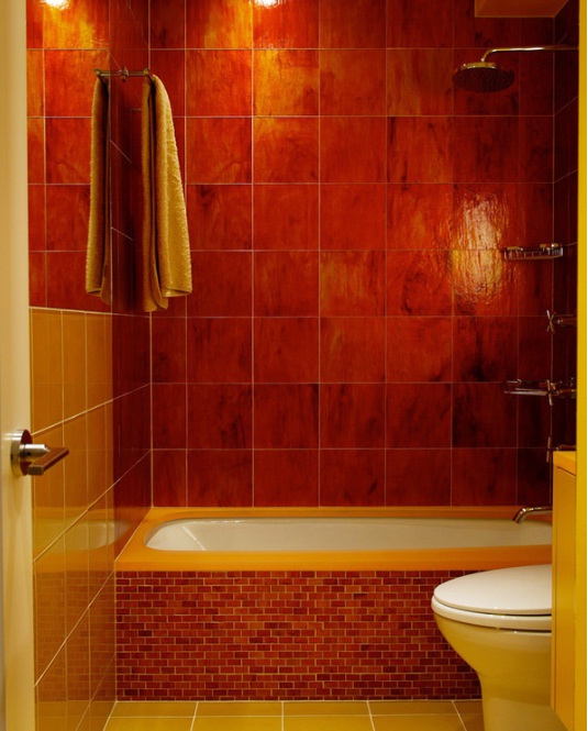 Desain Kamar Mandi Unik Bernuansa Warna Merah Rancangan 